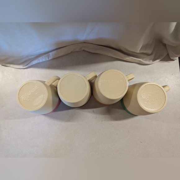 Thermo-Temp melmac plastic mugs vintage tan with handles - Picture 3 of 8